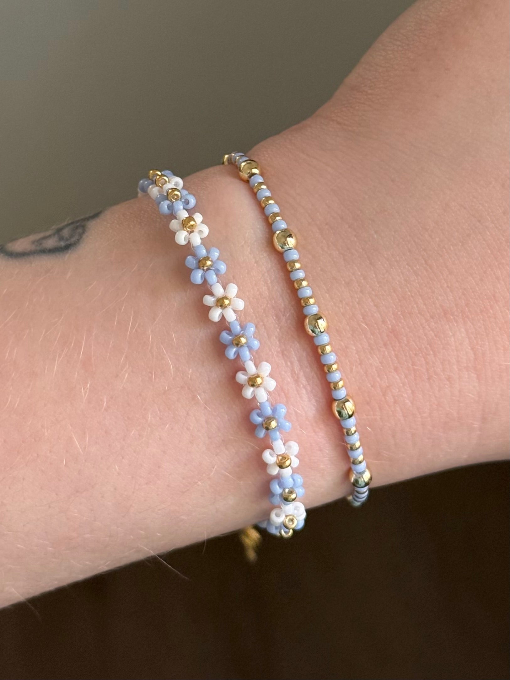 Sky blue daisy stack